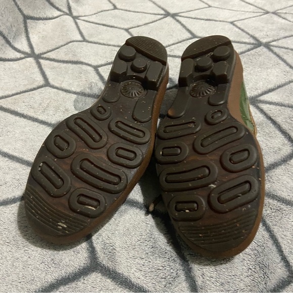 UGG Australia Waterproof Ashdale Green and Brown Leather Duck Shoes - Picture 10 of 11